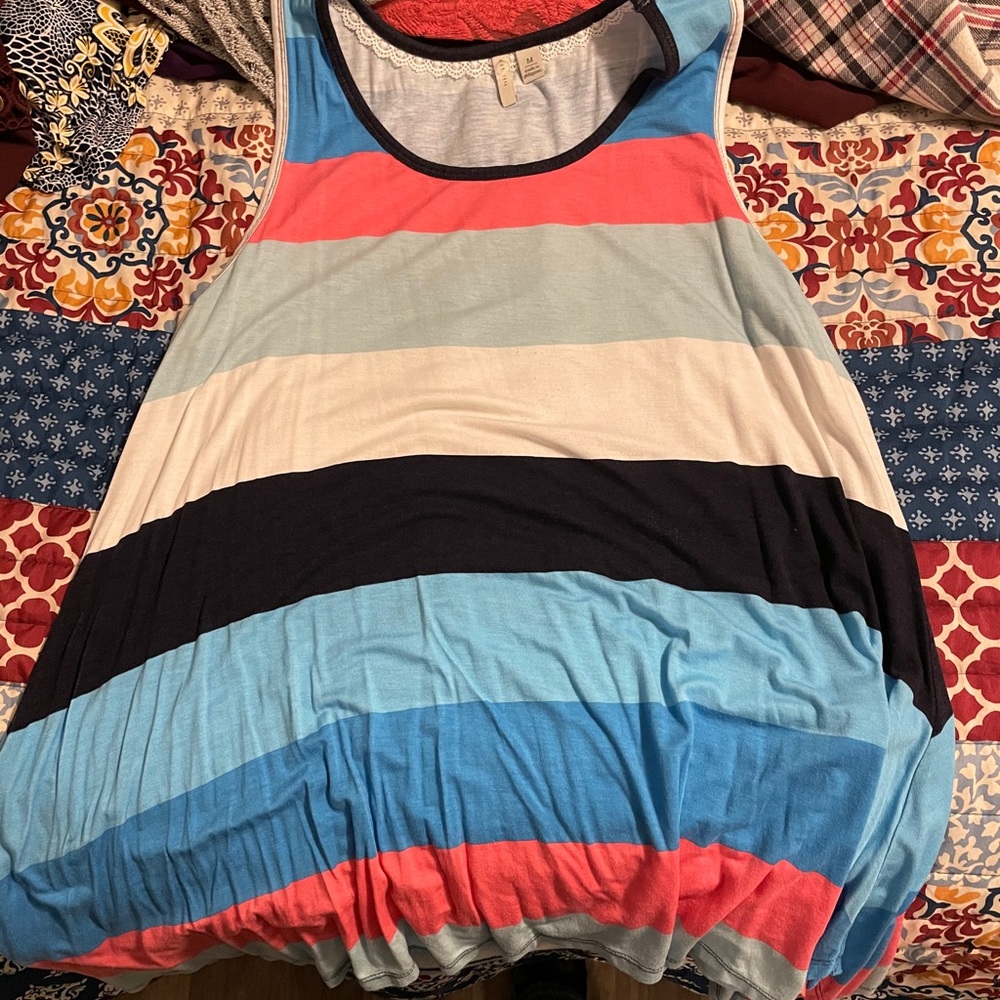 Tank top - Picture 2 of 3